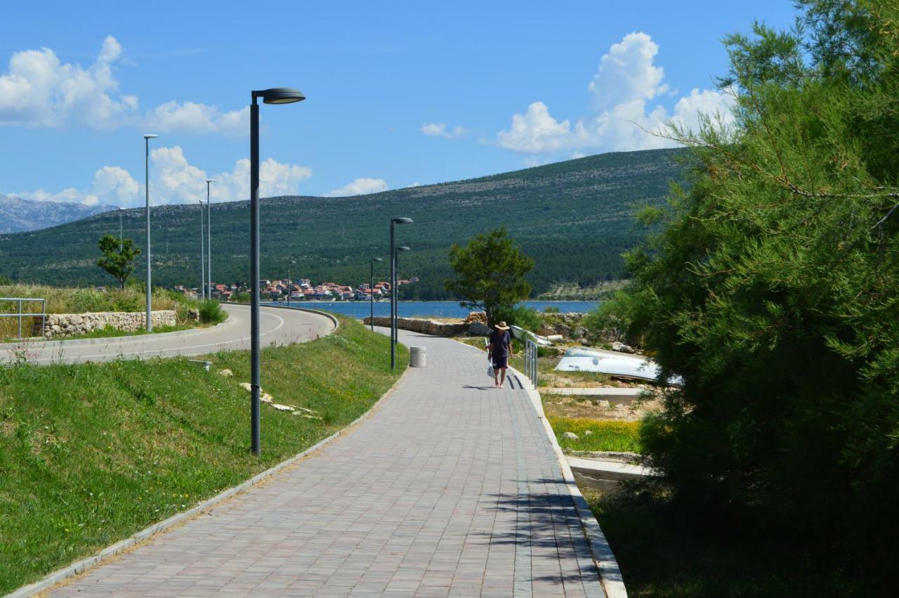 Appartamento Apartman Lucija Pridraga Esterno foto